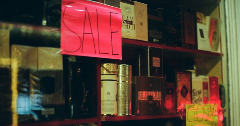 Featured image for 12 Fragrance Trends Popular Perfume Styles to Watch in 2025